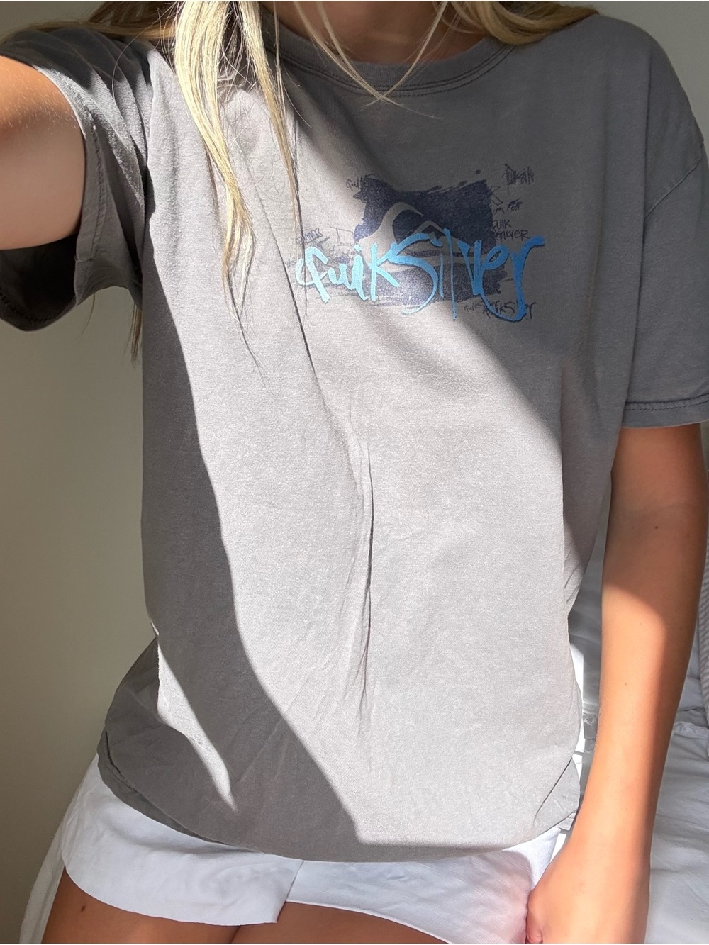 vintage 90's y2k Quiksilver Gray Tee with Blue Logo Graphic
